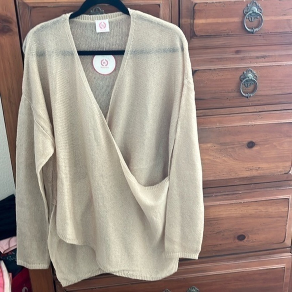 Wanna B Women’s Tan Wrap Sweater Size Large NWT